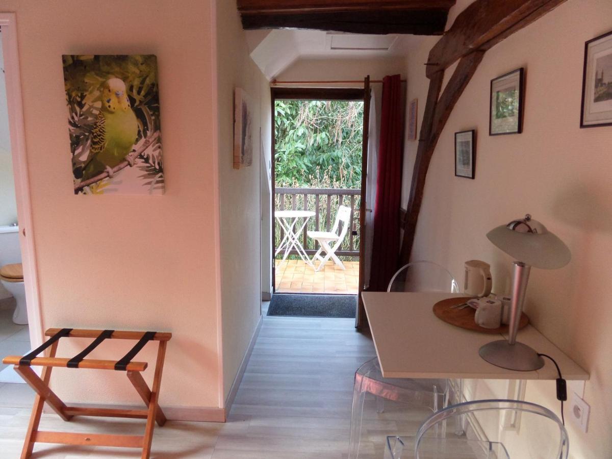 Bed and Breakfast Le Moulin De La Planche Cerelles Esterno foto