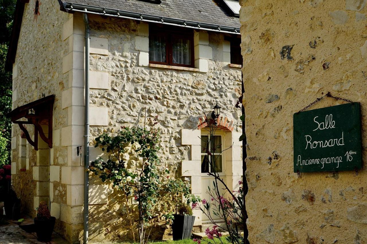 Bed and Breakfast Le Moulin De La Planche Cerelles Esterno foto